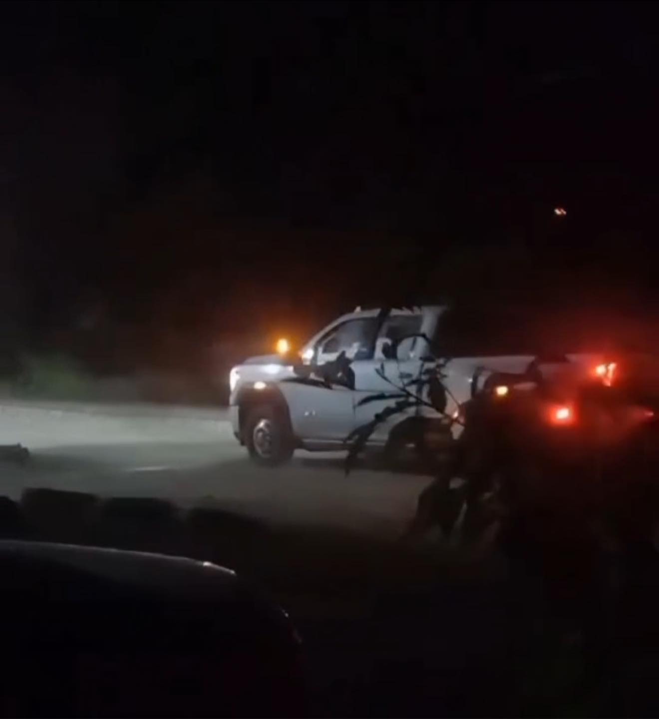 Una intensa movilización de las distintas corporaciones se realizó en el municipio de Linares, al ser visualizado un convoy de hombres armados en una zona ejidal.