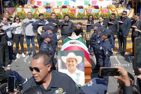 Provoca muerte de Carlos Manzo protestas en Michoacán