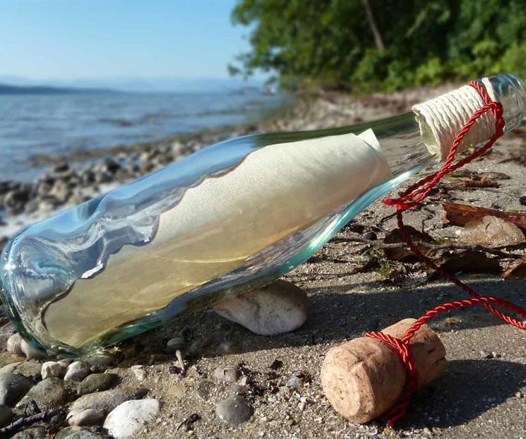 Localizan botella en la playa con mensaje de 109 años Localizan botella en la playa con mensaje de 109 años