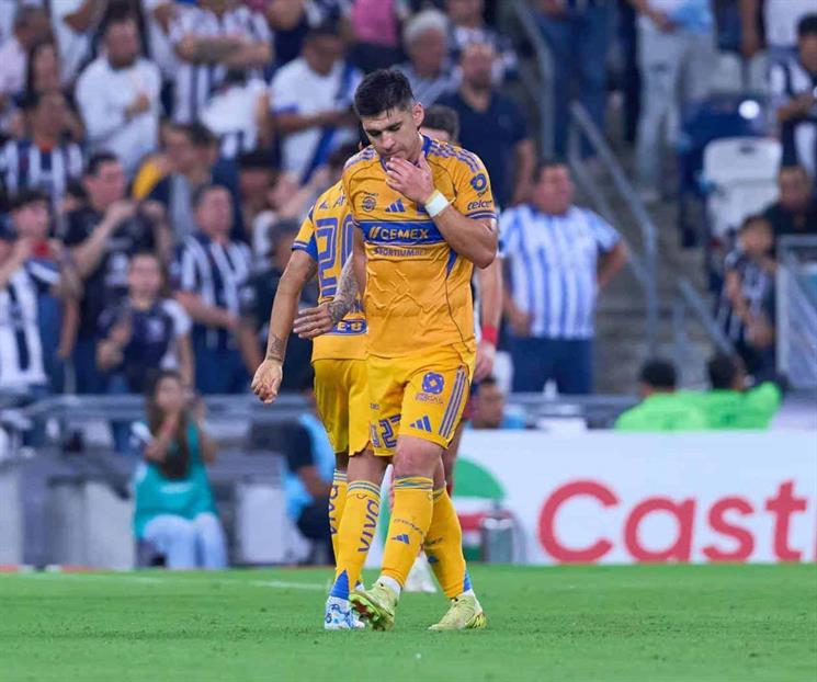 Le quitan tarjeta roja a Jesús Angulo Le quitan tarjeta roja a Jesús Angulo