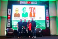 Aplauden expertos plataforma digital NLínea Aplauden expertos plataforma digital NLínea