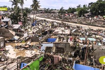 Reporta Filipinas más de 100 muertos por el paso del tifón Kalmaegi