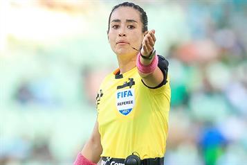 Nominan a Katia para mejor árbitra del mundo