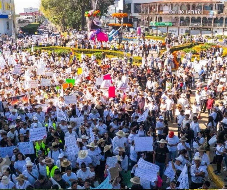 Marchan por la paz en Uruapan Marchan por la paz en Uruapan