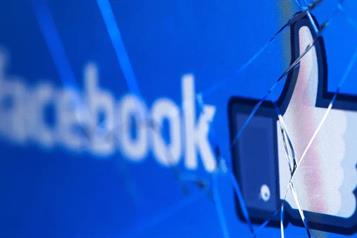 Facebook se forra (intencionalmente) con el fraude