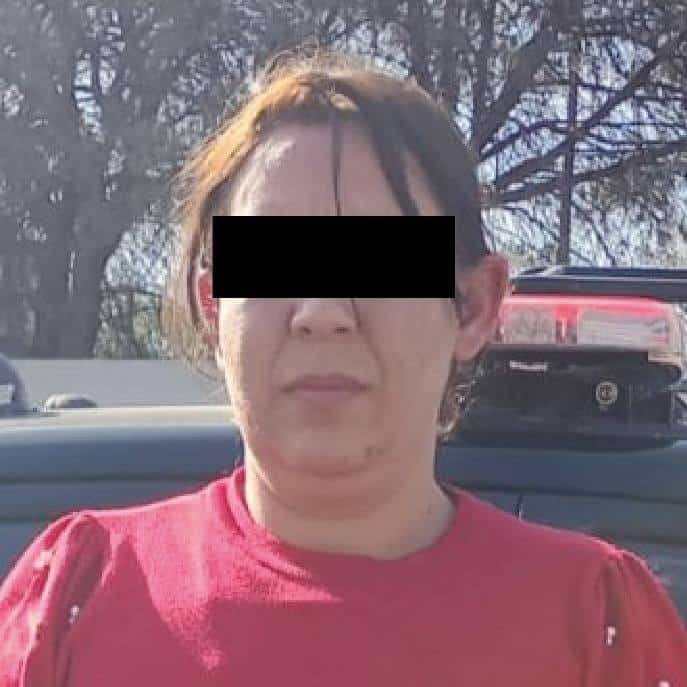 Una orden de aprehensión fue ejecutada contra dos mujeres y un hombre que decían ser gitanos para robar a sus clientes, luego de las labores de investigación realizadas por elementos de la Policía Metropolitana de la Secretaría de Seguridad Pública y Vialidad de Santiago.