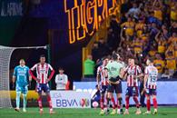 Explota Abascal contra el arbitraje