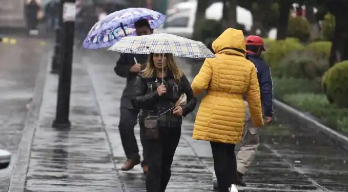 Alertan a 17 estados por lluvias, viento y frío Alertan a 17 estados por lluvias, viento y frío