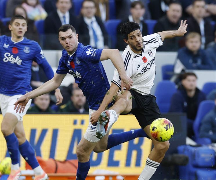 Caen Raúl y Fulham en la Liga Premier de Inglaterra Caen Raúl y Fulham en la Liga Premier de Inglaterra