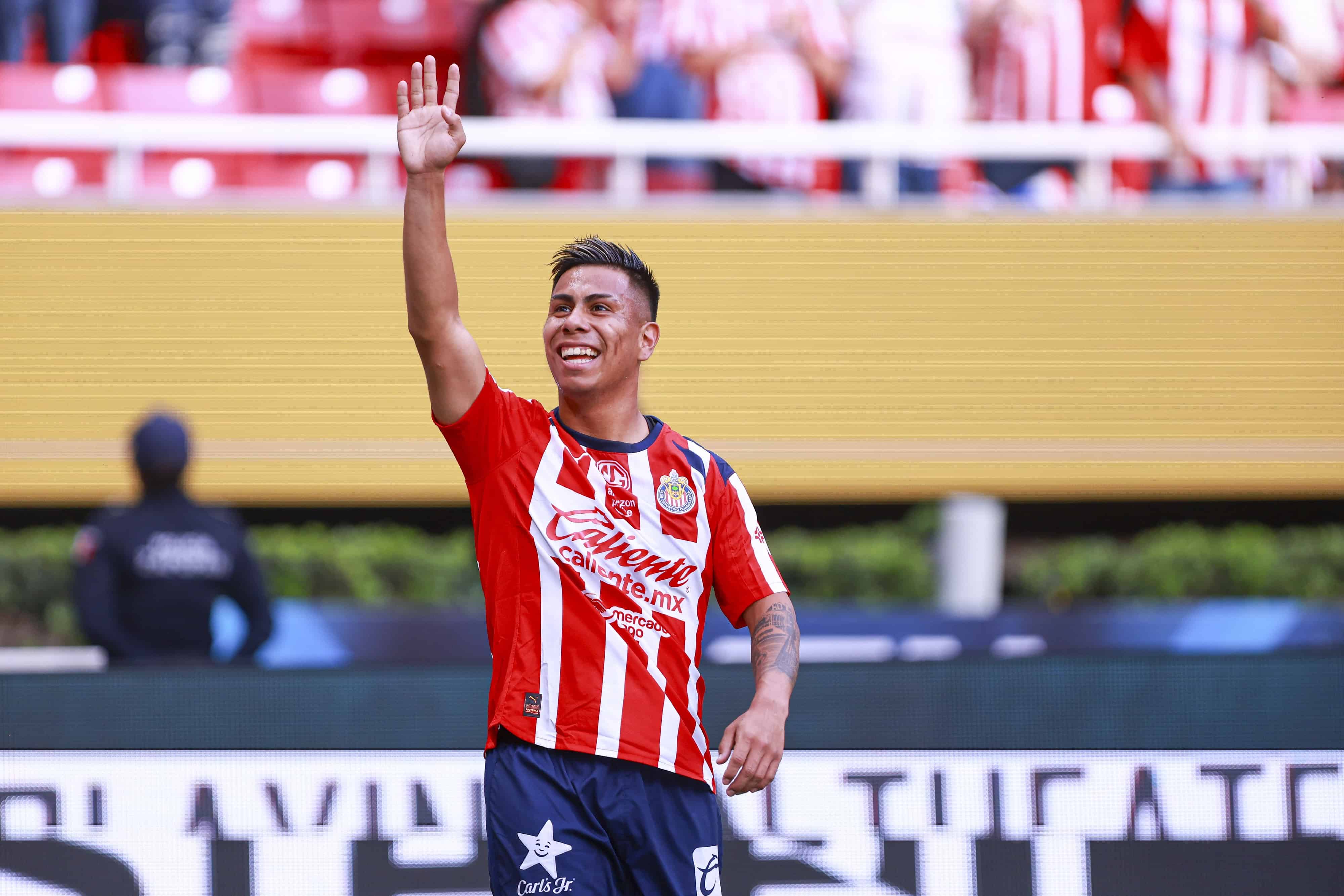 Efraín Álvarez hace el 1-0.