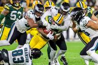 Ganan las Águilas duelo de defensivas