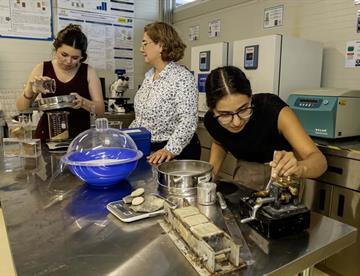 Logran alumnas UDEM lugar en foros de ciencia nacionales