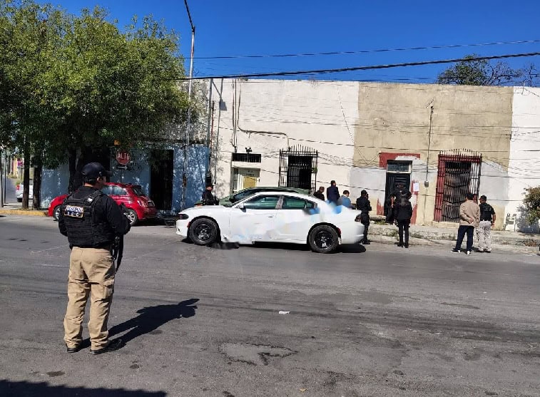 Una intensa movilización policiaca se registró en la colonia Nuevo Repueblo, al ser cateada una vivienda que era utilizada como bodega clandestina para resguardar diversos celulares robados.