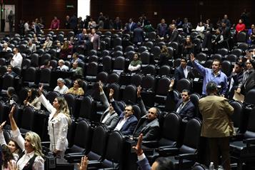 Diputados avalan 9 dictámenes en menos de 3 horas