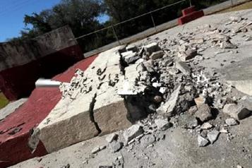 Colapsa foro en escuela de Linares