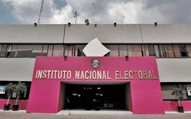Licita INE producción de credenciales para votar 2026