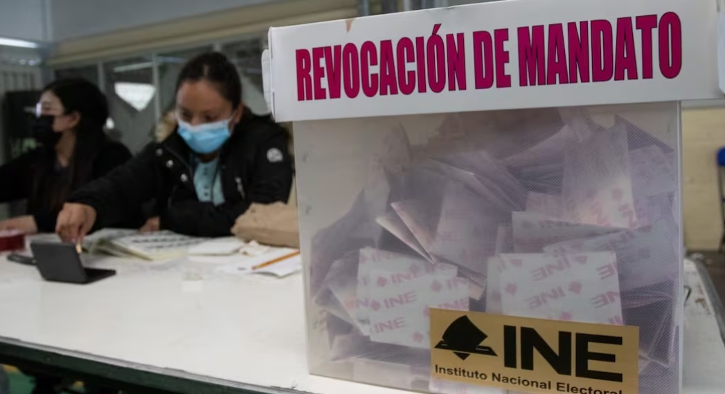 Morena defiende empatar elección de 2027 con revocación de mandato
