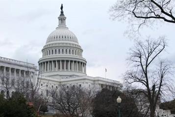 Aprueba EU financiamiento temporal para reabrir gobierno