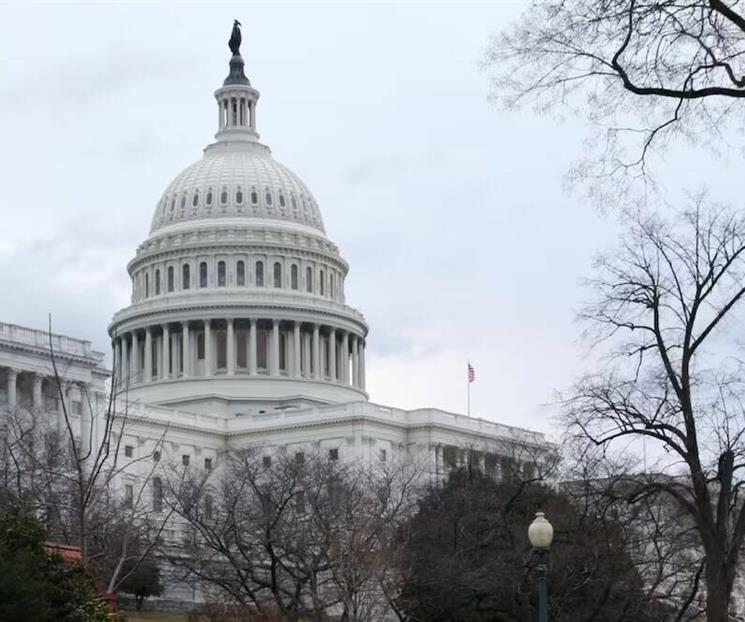 Aprueba EU financiamiento temporal para reabrir gobierno
