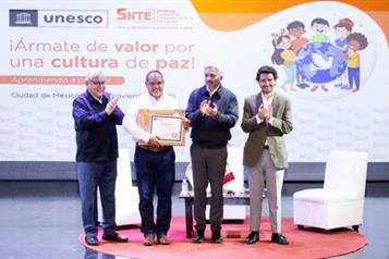 UNESCO reconoce a maestros del SNTE