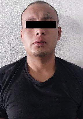 Elementos de la Secretaría de Seguridad Pública y Vialidad de Santa Catarina, realizaron la detención de un hombre tras cometer un atraco en una tienda de conveniencia.