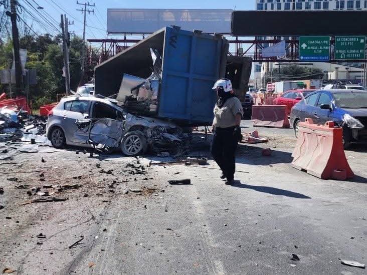 Deja choque múltiple caos en la Miguel Alemán