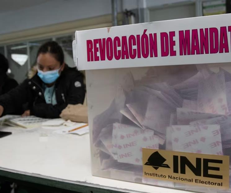 Morena defiende empatar elección de 2027 con revocación de mandato