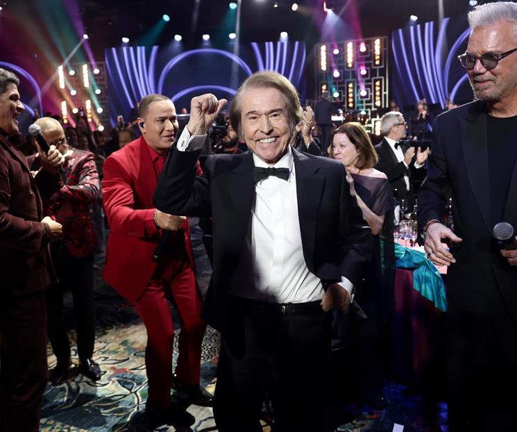 Condecoran a Raphael como Persona del Año 2025