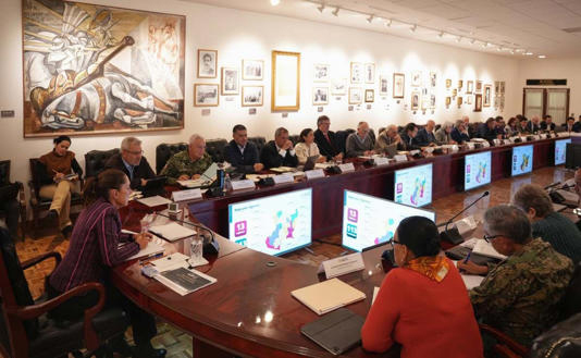 Se reúne Sheinbaum con su gabinete; da seguimiento al Plan Michoacán