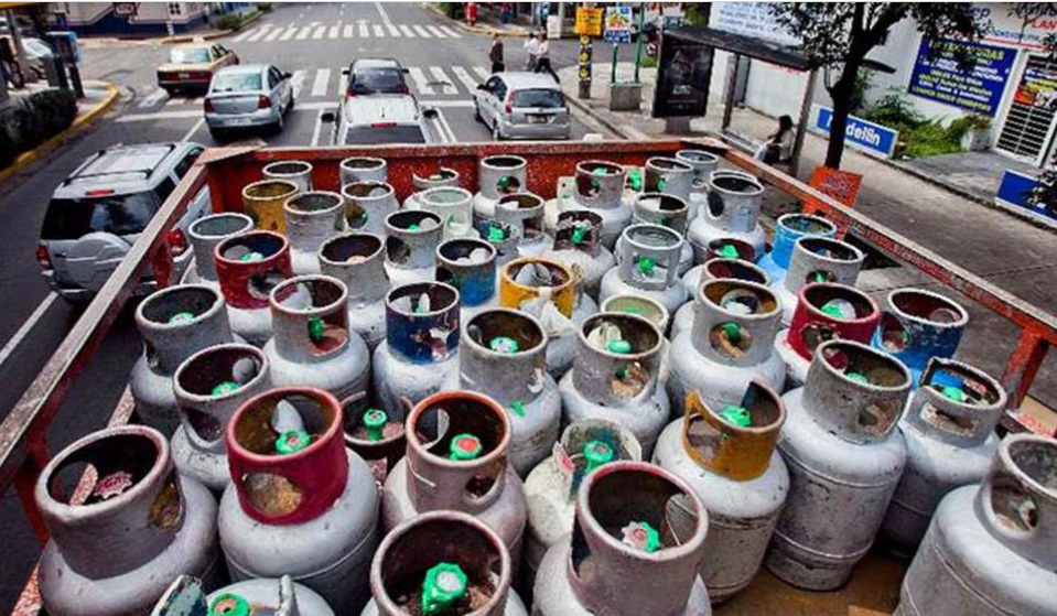 Sener pide evitar compras de pánico de gas LP