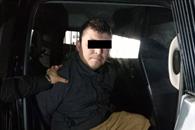 Agrede a patadas a su esposa Agrede a patadas a su esposa