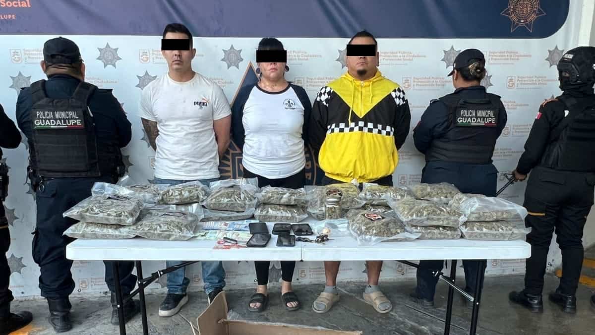 Elementos de la policía municipal de Guadalupe, informó que durante dos operativos, fueron asegurados 15 kilos de mariguana y se detuvieron a cuatro sospechosos.