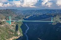 Colapsa puente gigante en China; lo inauguraron este año