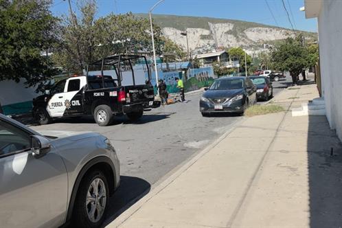 Balean a hombre en la cabeza afuera de una primaria en Monterrey