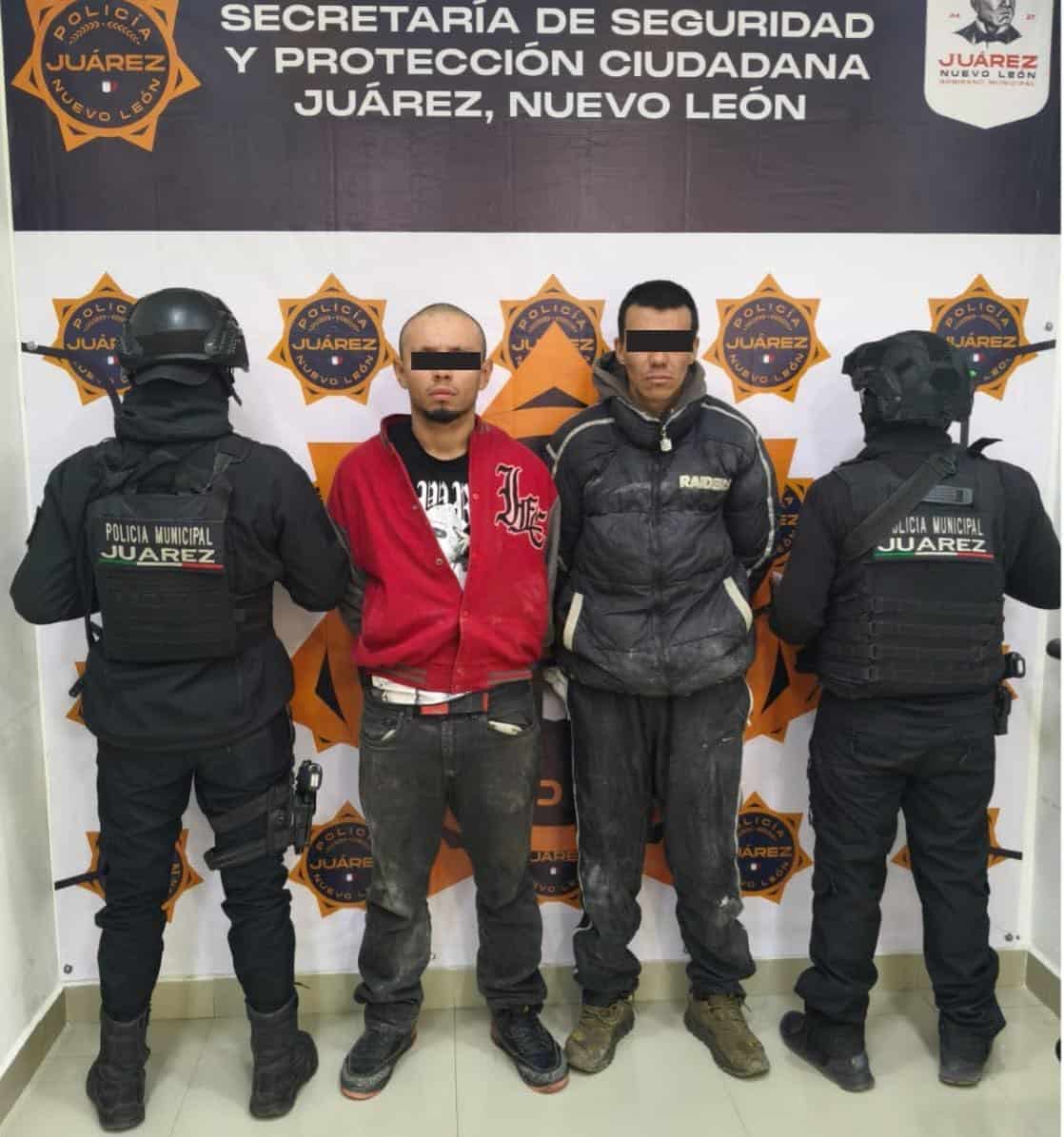 Elementos de la Secretaría de Seguridad y Protección Ciudadana de Juárez, detuvieron a dos hombres en posesión de droga, durante recorridos de prevención y vigilancia en la colonia Mirador de San Antonio.