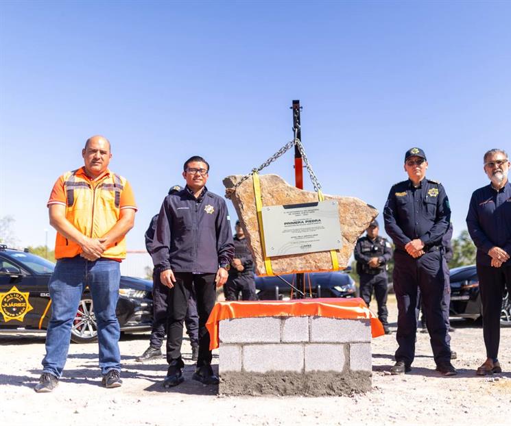 Coloca Félix primera piedra de nueva delegación