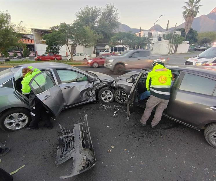 Deja choque tres lesionados