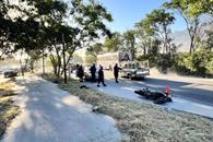 Impacta moto contra tráiler