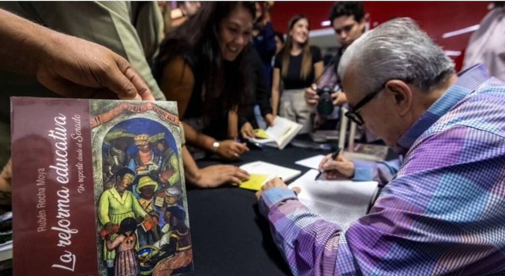 Gobernador de Sinaloa, Rubén Rocha Moya, presenta su libro