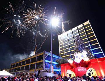 Ilumina UANL espíritu navideño