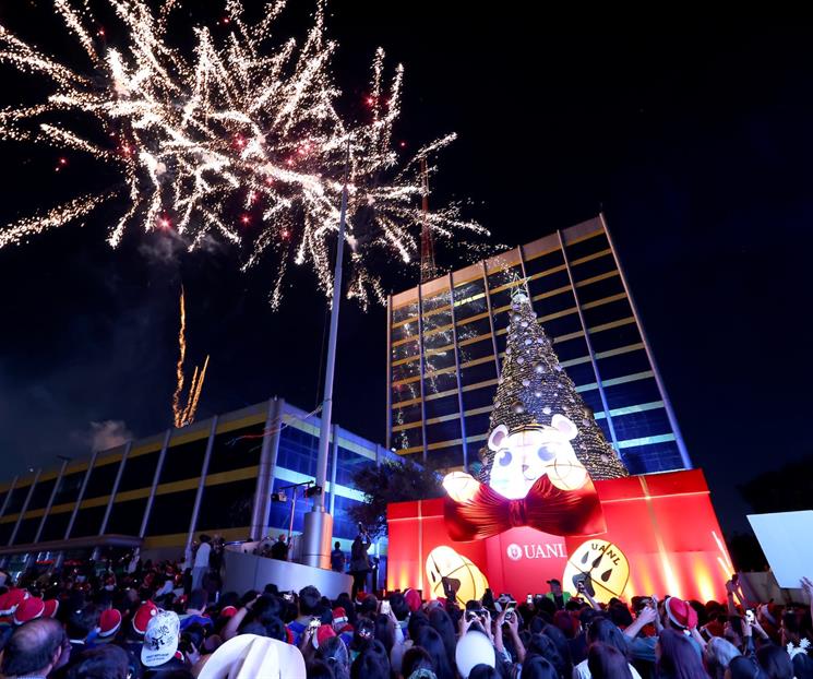 Enciende UANL el espíritu navideño