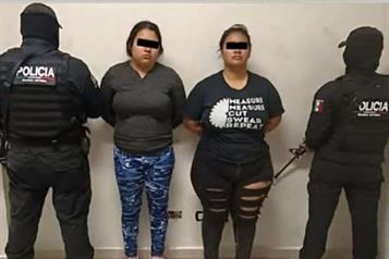 Agreden a mujer; las detienen