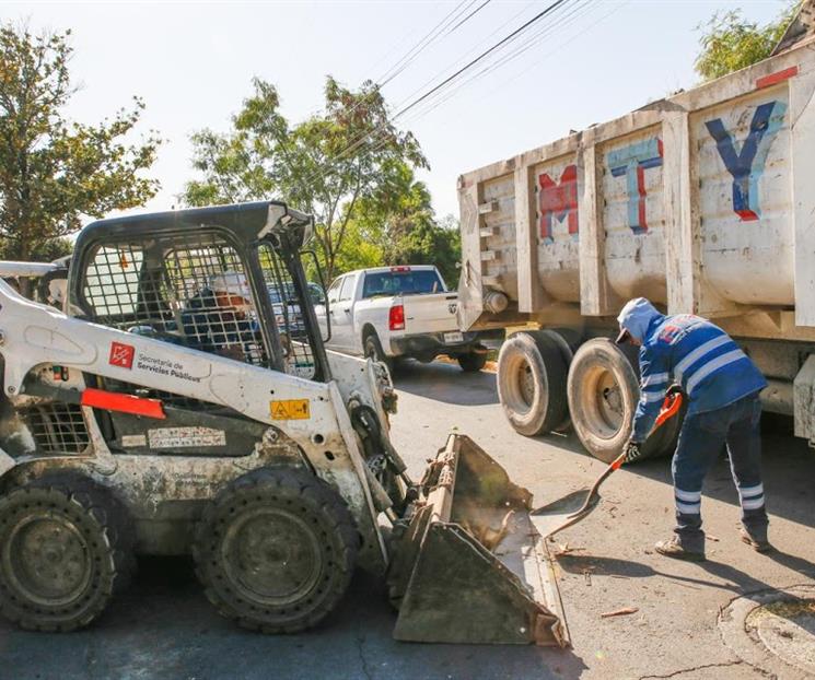 Realizan mantenimiento urbano