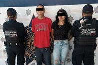 Cae pareja con 35 dosis de droga