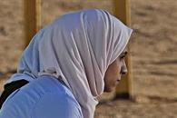 Irán presiona, detendrán a quienes no usen velo