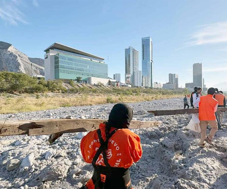 Retiran más de 45.7 toneladas de residuos del río