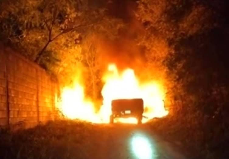 Elementos de la Agencia Estatal de Investigaciones, lograron la captura de dos hombres, que son investigados por su presunta participación en el homicidio de un trabajador a quién le prendieron fuego en una brecha a bordo de una camioneta en el municipio de Allende, Nuevo León.