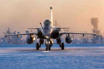 Pacta Ucrania compra de 100 cazas Rafale con Francia