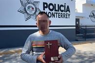 Roban urna con cenizas humanas