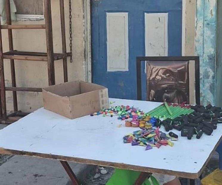 Decomisan pirotecnia en vivienda